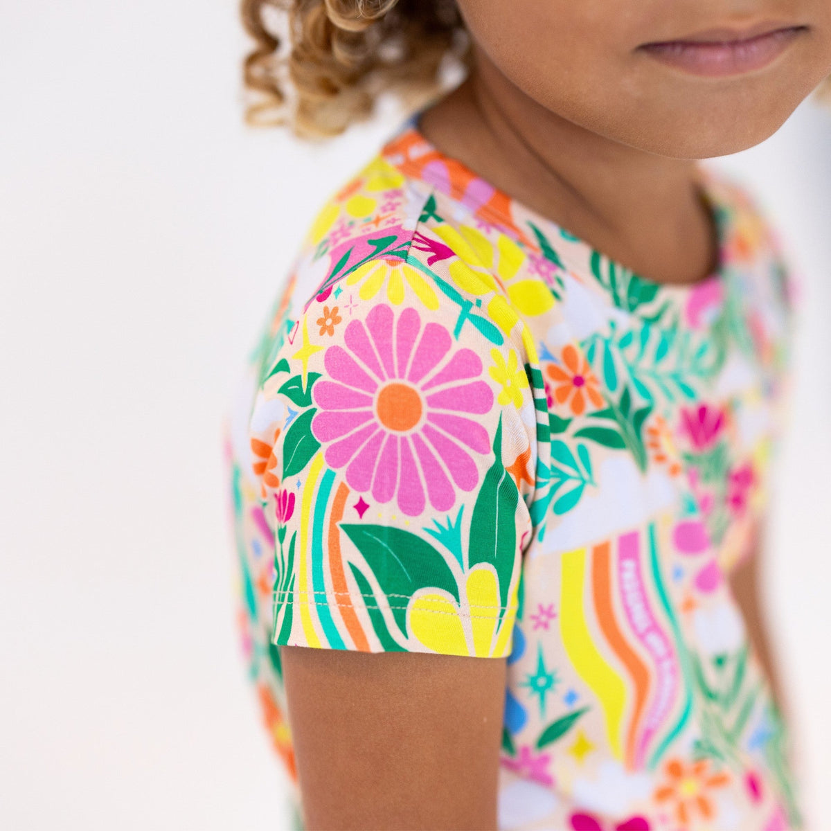 The Second-Skin 2-Piece Short Sleeve Pajama | Rainbow Daisy Babe
