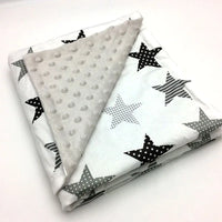 Star-patterned Dotted Minky Blanket with dotted grey underside, 100x75cm, lightweight for babies and young children.