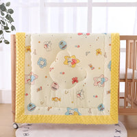 Square two-sided muslin quilt for children with raised-dot texture on one side and a cute pattern on the other, 95x95.