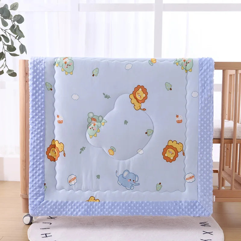 Winter Muslin Patterned Quilt for Children, 95 x 95 cm, two-sided with raised dots and lions and elephants on blue