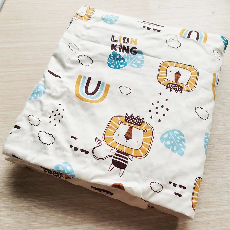 Dotted Minky Blanket in Colorful Prints with 31 designs, lion motifs, 100 x 75 cm, lightweight for babies.