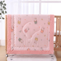 Pink square two-sided Winter Muslin quilt for children with raised-dot side and bunny pattern, 95x95 cm.