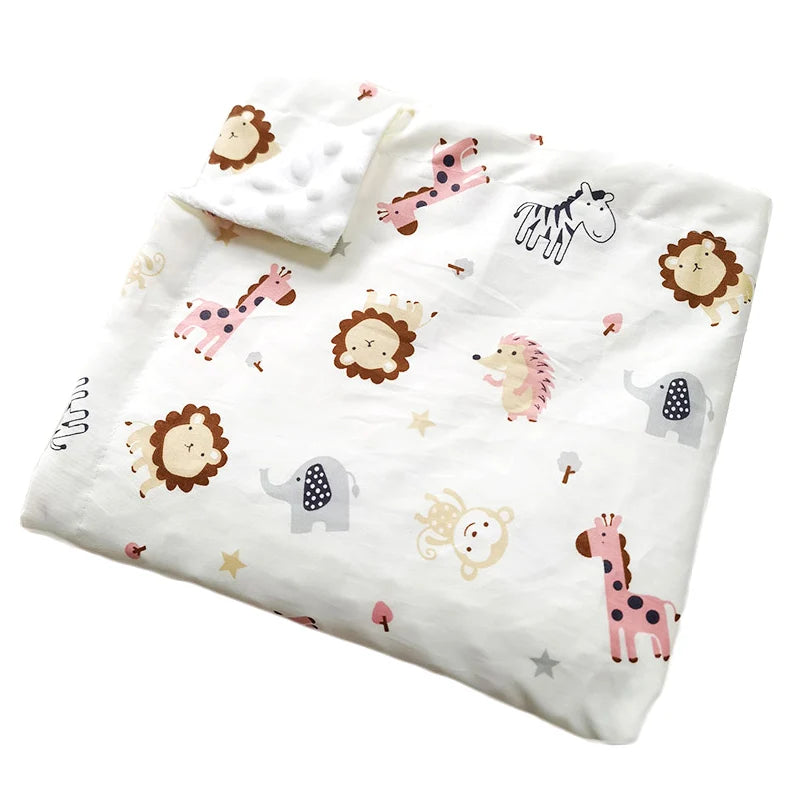 Dotted Minky blanket with 31 colorful animal designs on white, 100 x 75 cm, lightweight for babies and young children.