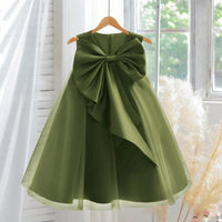 Olive-green Sari-Elle party dress with a large bow and layered tulle for girls aged 4–6.