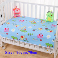 Waterproof children's changing pad cover in blue with elephants, giraffes, frogs and flowers, 90x70 cm.