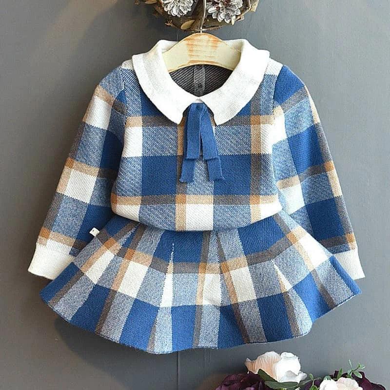 Blue and beige knitted girls plaid skirt set with white collar and long sleeves made of soft knit fabric