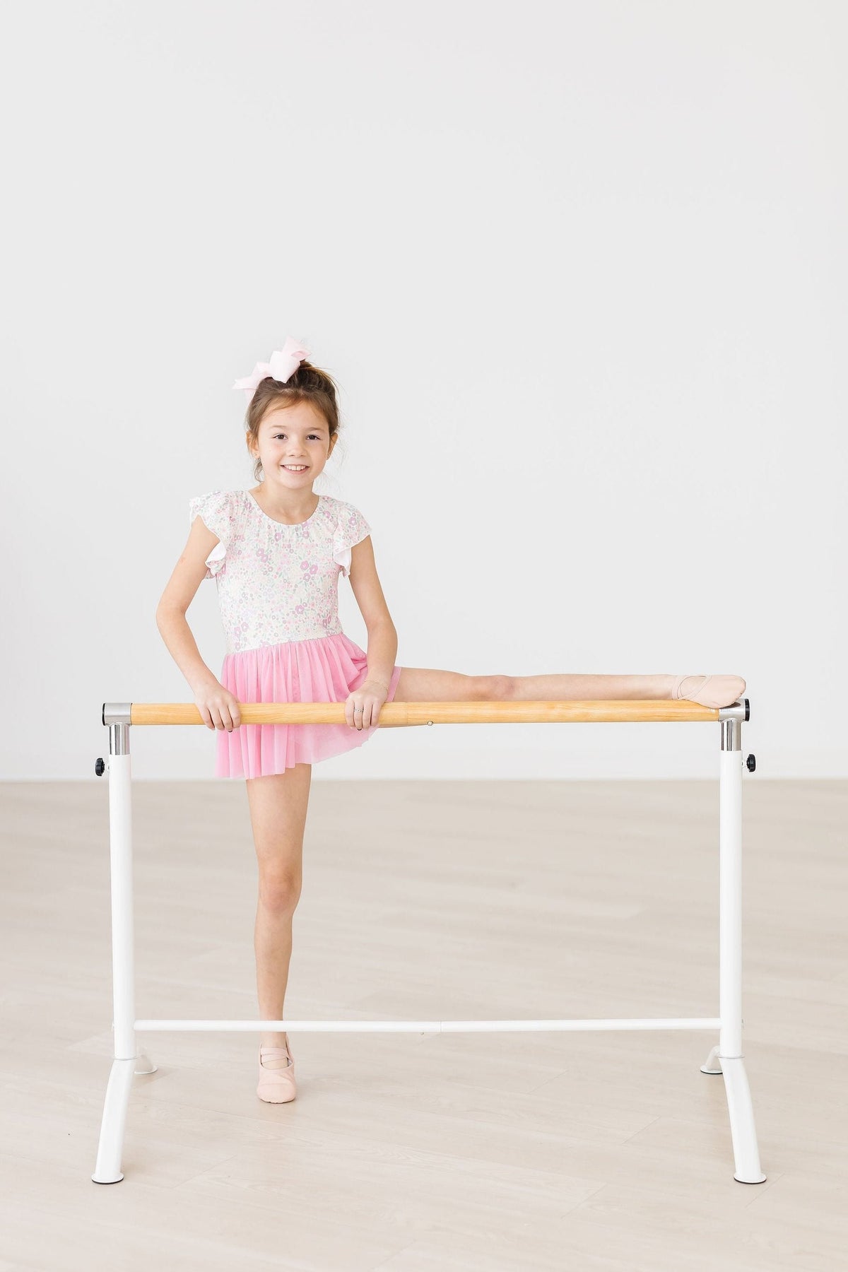 Girls white and pink twirl leotard leotard with short sleeves and mesh skirt, size for young dancers
