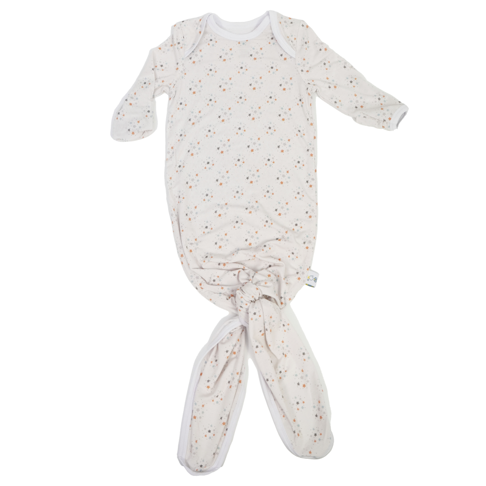 Stars Lunar Knotted Gown for infants 0-3 months, featuring a cozy knotted design with an adorable lunar star pattern, perfect for sleep and snuggling.
