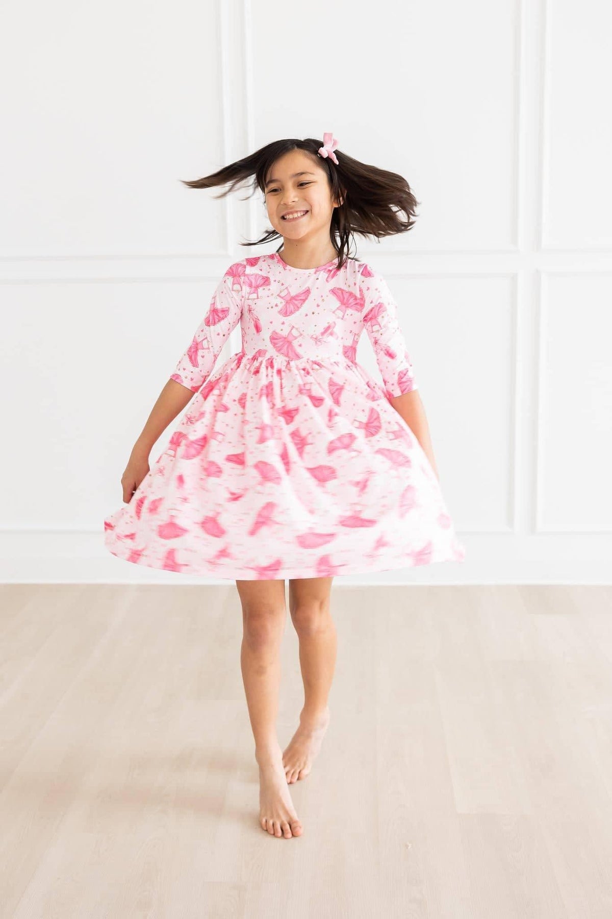 Girls pink and white pocket twirl dress with 3/4 sleeves and heart pattern size small